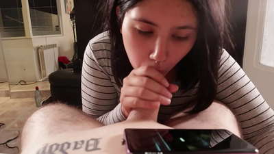 Kuv thuam kuv tus viv ncaus thaum nws saib Disney [Cum]